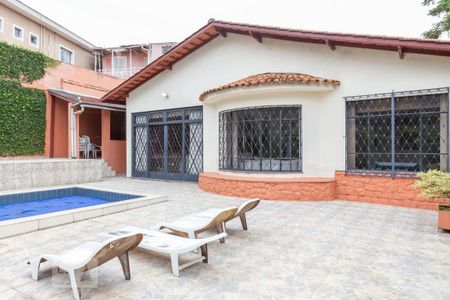 Casa à venda com 360m², 4 quartos e 6 vagas Casa à venda com 360m², 4 quartos e 6 vagasPiscina