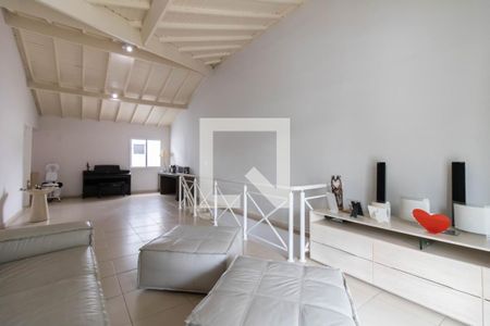 Casa à venda com 263m², 5 quartos e 3 vagasSótão