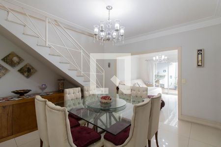 Casa à venda com 263m², 5 quartos e 3 vagasSala