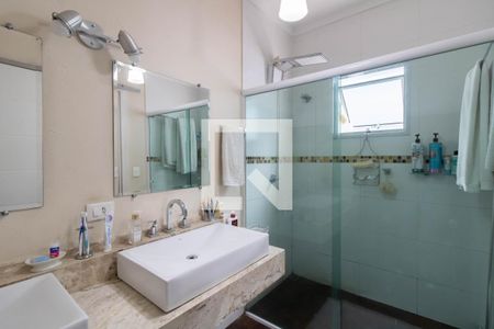 Casa à venda com 263m², 5 quartos e 3 vagasBanheiro da Suíte 1