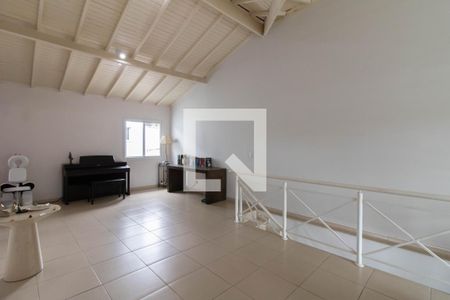 Casa à venda com 263m², 5 quartos e 3 vagasSótão