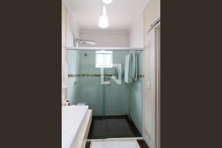 Casa à venda com 263m², 5 quartos e 3 vagasBanheiro da Suíte 1