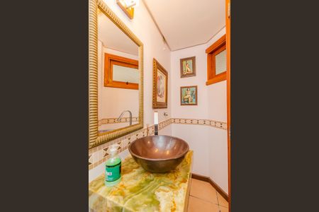 Casa de condomínio à venda com 300m², 3 quartos e 3 vagas Casa de condomínio à venda com 300m², 3 quartos e 3 vagasBanheiro
