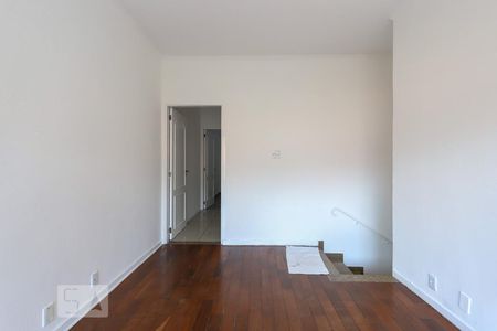Sala de casa à venda com 2 quartos, 195m² em Vila Carbone, São Paulo