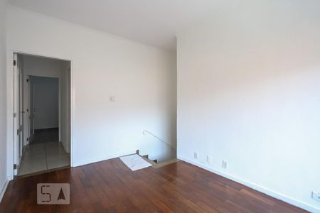 Sala de casa à venda com 2 quartos, 195m² em Vila Carbone, São Paulo