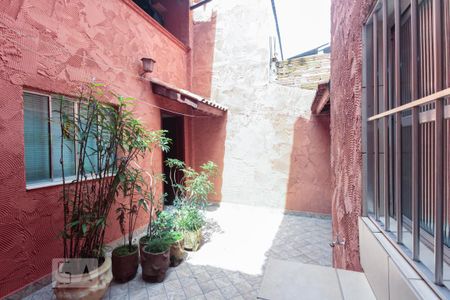 Casa à venda com 110m², 3 quartos e 1 vaga Casa à venda com 110m², 3 quartos e 1 vagaQuintal e Área de serviço