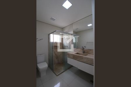 Casa à venda com 240m², 3 quartos e 4 vagasBanheiro da Suíte