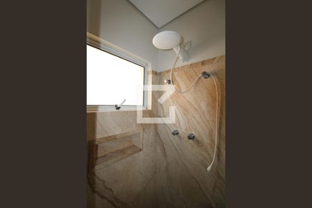 Casa à venda com 240m², 3 quartos e 4 vagasBanheiro da Suíte