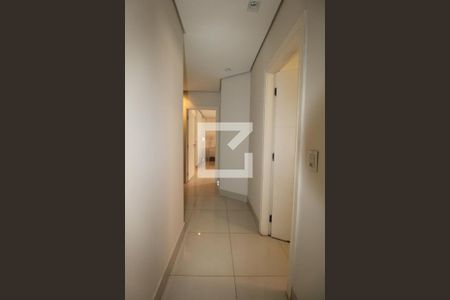 Casa à venda com 240m², 3 quartos e 4 vagasCorredor