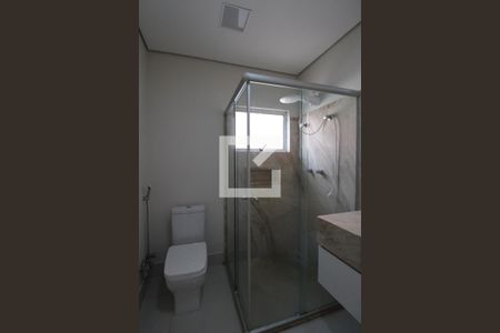 Casa à venda com 240m², 3 quartos e 4 vagasBanheiro da Suíte