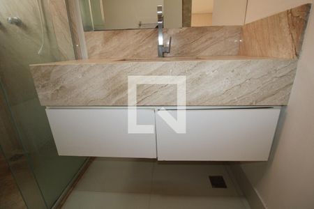 Casa à venda com 240m², 3 quartos e 4 vagasBanheiro da Suíte