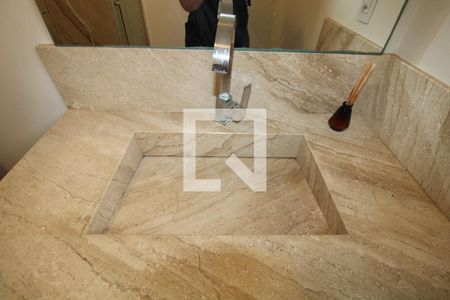 Casa à venda com 240m², 3 quartos e 4 vagasBanheiro Social