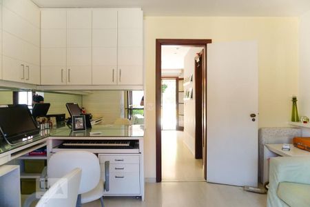 Casa de condomínio à venda com 263m², 4 quartos e 3 vagasQuarto