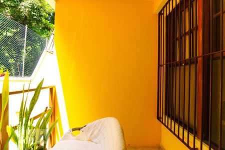 Casa de condomínio à venda com 263m², 4 quartos e 3 vagas Casa de condomínio à venda com 263m², 4 quartos e 3 vagasQuinta da Sala