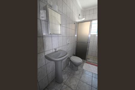 Banheiro Social (piso inferior) de casa à venda com 5 quartos, 225m² em Residencial Burato, Campinas