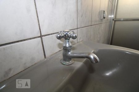 Banheiro Social (piso inferior) de casa à venda com 5 quartos, 225m² em Residencial Burato, Campinas