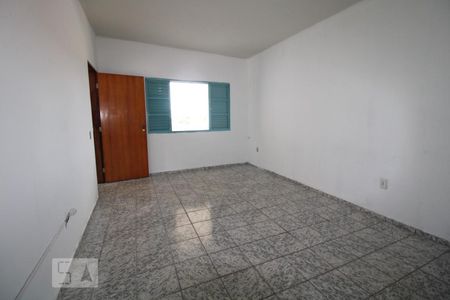 Casa à venda com 225m², 5 quartos e 3 vagasQuarto 4 suíte (piso superior)