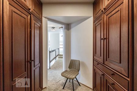 Apartamento para alugar com 78m², 1 quarto e 1 vaga Apartamento para alugar com 78m², 1 quarto e 1 vagaCloset