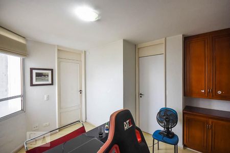 Apartamento à venda com 370m², 5 quartos e 4 vagas Apartamento à venda com 370m², 5 quartos e 4 vagasEscritório