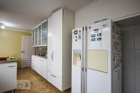 Apartamento à venda com 370m², 5 quartos e 4 vagas Apartamento à venda com 370m², 5 quartos e 4 vagasCozinha
