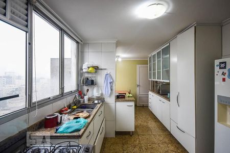 Apartamento à venda com 370m², 5 quartos e 4 vagas Apartamento à venda com 370m², 5 quartos e 4 vagasCozinha