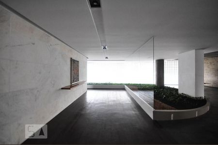 Apartamento à venda com 370m², 5 quartos e 4 vagas Apartamento à venda com 370m², 5 quartos e 4 vagasHall social