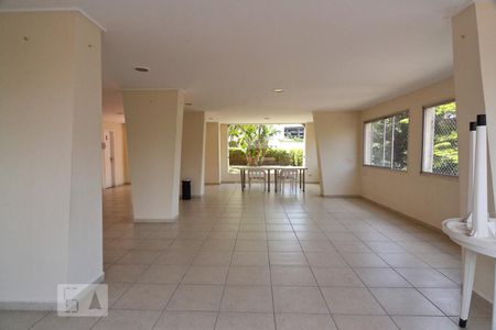 Apartamento à venda com 120m², 2 quartos e 2 vagas Apartamento à venda com 120m², 2 quartos e 2 vagasÁrea comum - Salão de festas