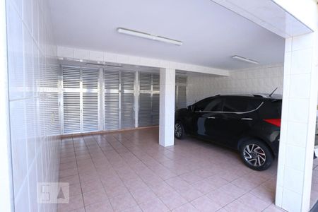 Casa à venda com 300m², 4 quartos e 5 vagasQuintal