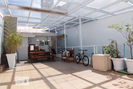 Casa à venda com 233m², 3 quartos e 2 vagas