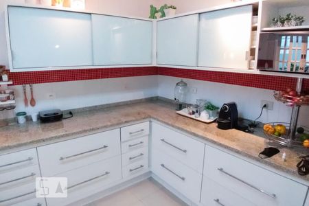 Casa à venda com 233m², 3 quartos e 2 vagas