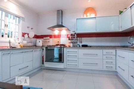 Casa à venda com 233m², 3 quartos e 2 vagas