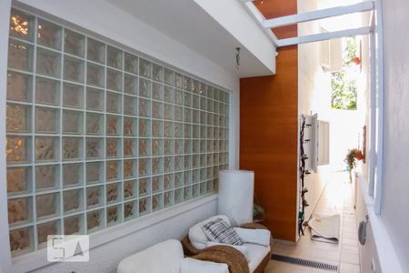 Casa à venda com 233m², 3 quartos e 2 vagas