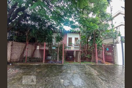 Casa à venda com 495m², 5 quartos e 5 vagasFachada