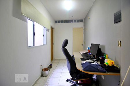 Casa à venda com 250m², 3 quartos e 2 vagasEscritório