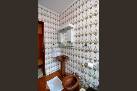 Casa à venda com 250m², 3 quartos e 2 vagasBanheiro