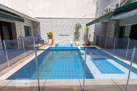 Casa à venda com 500m², 3 quartos e 3 vagas Casa à venda com 500m², 3 quartos e 3 vagasQuintal