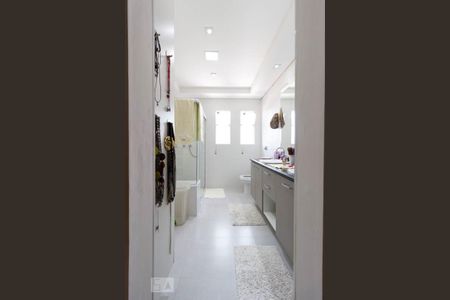 Casa à venda com 500m², 3 quartos e 3 vagas Casa à venda com 500m², 3 quartos e 3 vagasBanheiro Suíte 1