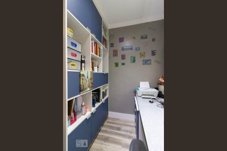 Casa à venda com 500m², 3 quartos e 3 vagas Casa à venda com 500m², 3 quartos e 3 vagasEscritório