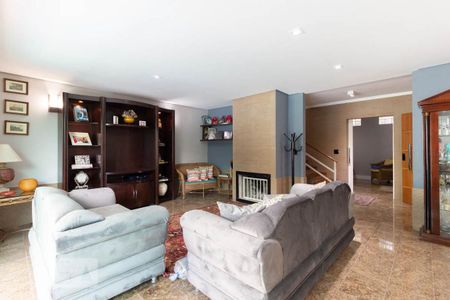 Casa à venda com 500m², 3 quartos e 3 vagas Casa à venda com 500m², 3 quartos e 3 vagasSala 3