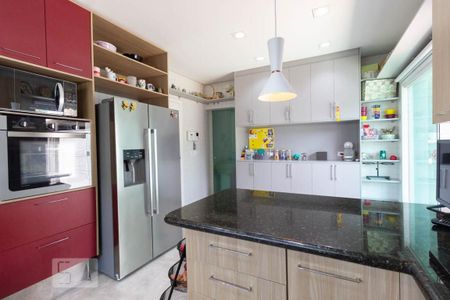 Casa à venda com 500m², 3 quartos e 3 vagas Casa à venda com 500m², 3 quartos e 3 vagasCozinha