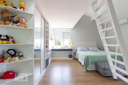 Casa à venda com 500m², 3 quartos e 3 vagas Casa à venda com 500m², 3 quartos e 3 vagasSuíte 1