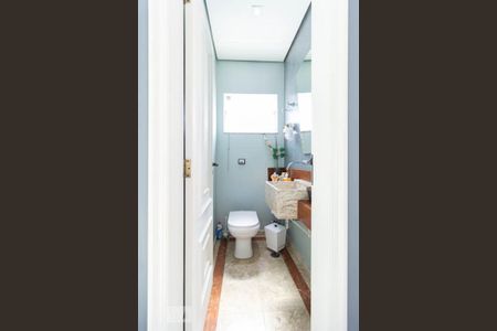 Casa à venda com 500m², 3 quartos e 3 vagas Casa à venda com 500m², 3 quartos e 3 vagasLavabo 1