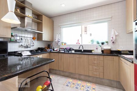 Casa à venda com 500m², 3 quartos e 3 vagas Casa à venda com 500m², 3 quartos e 3 vagasCozinha