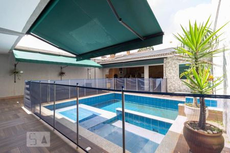 Casa à venda com 500m², 3 quartos e 3 vagas Casa à venda com 500m², 3 quartos e 3 vagasQuintal