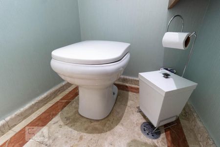 Casa à venda com 500m², 3 quartos e 3 vagas Casa à venda com 500m², 3 quartos e 3 vagasLavabo 1