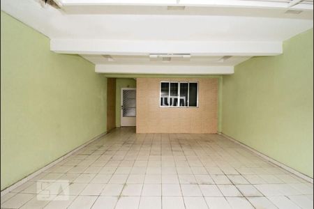 Casa à venda com 220m², 4 quartos e 2 vagas Casa à venda com 220m², 4 quartos e 2 vagasGaragem