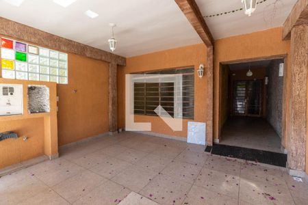 Casa à venda com 293m², 5 quartos e 1 vaga Casa à venda com 293m², 5 quartos e 1 vagaGaragem