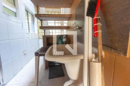 Casa à venda com 293m², 5 quartos e 1 vaga Casa à venda com 293m², 5 quartos e 1 vagaÁrea de serviço 1