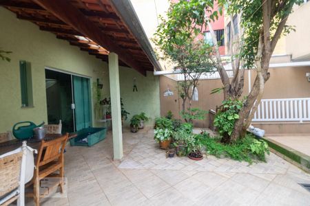 Casa para alugar com 400m², 5 quartos e 5 vagas Casa para alugar com 400m², 5 quartos e 5 vagasQuintal