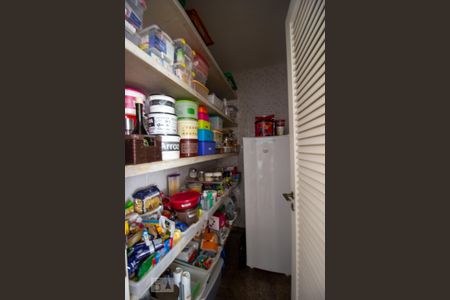 Casa à venda com 360m², 4 quartos e 5 vagasDespensa